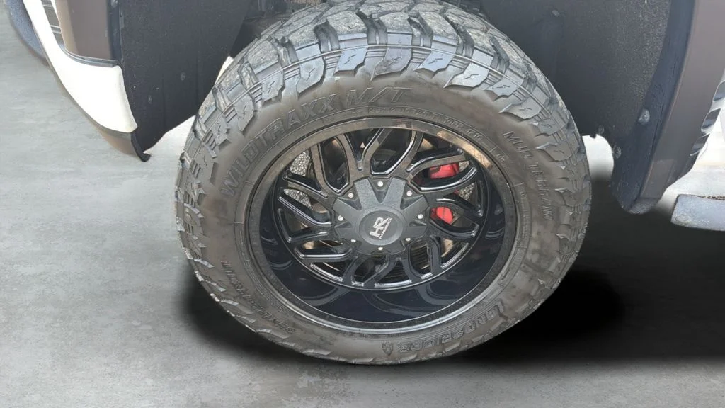 Used 2019 White Chevrolet Custom image 17