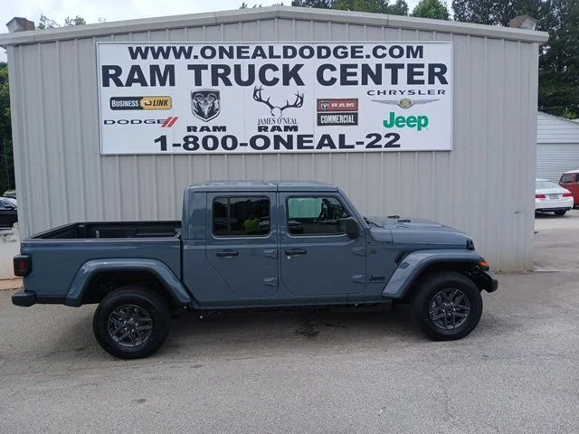 New 2026 Anvil Clearcoat Jeep Sport S image 2