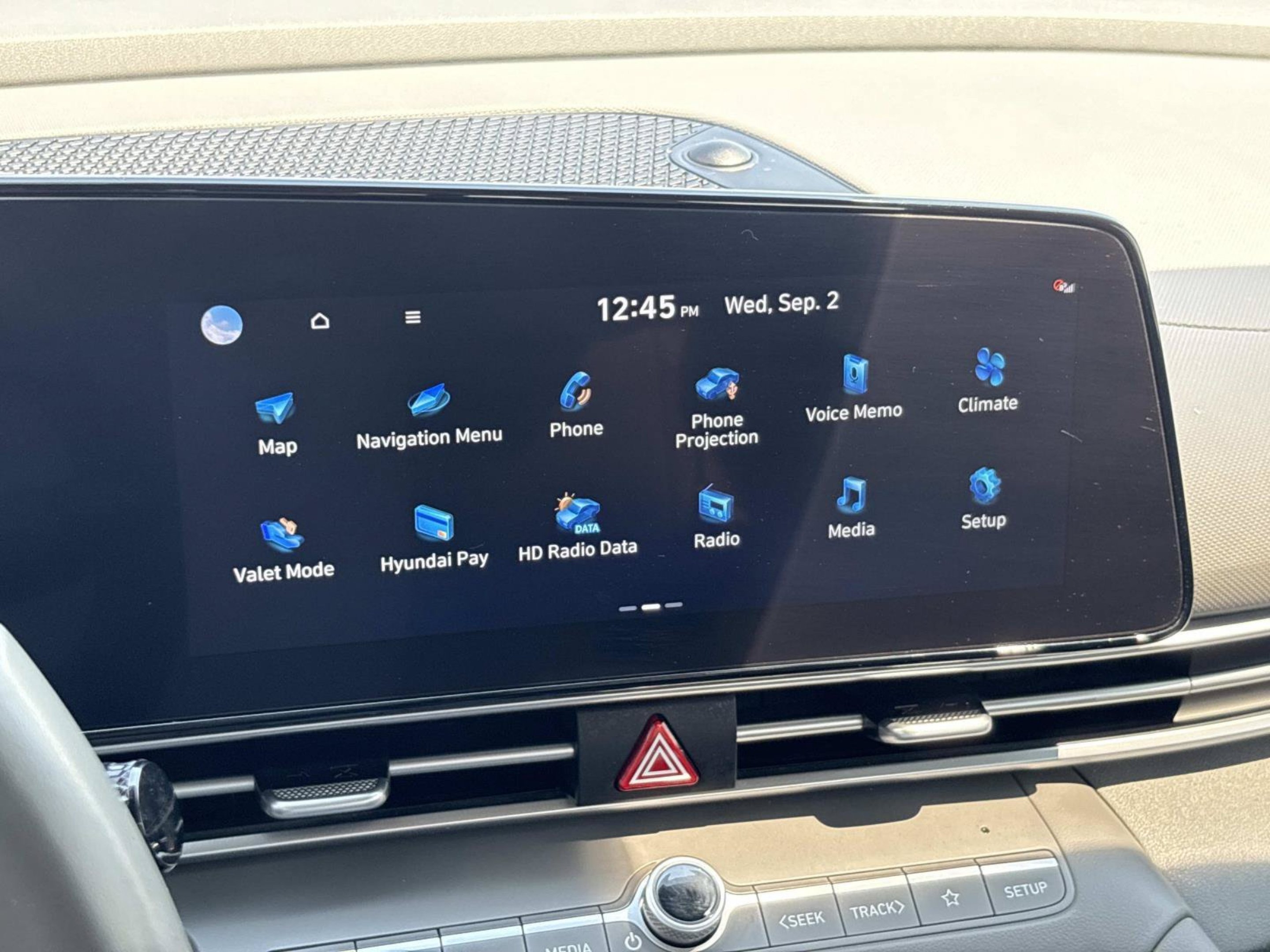 Used 2023 Fluid Metal Hyundai SEL image 28