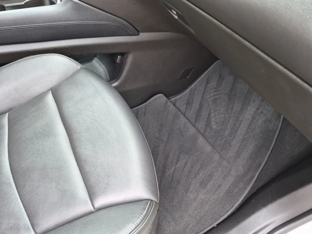 Used 2023 White Cadillac Sport image 44