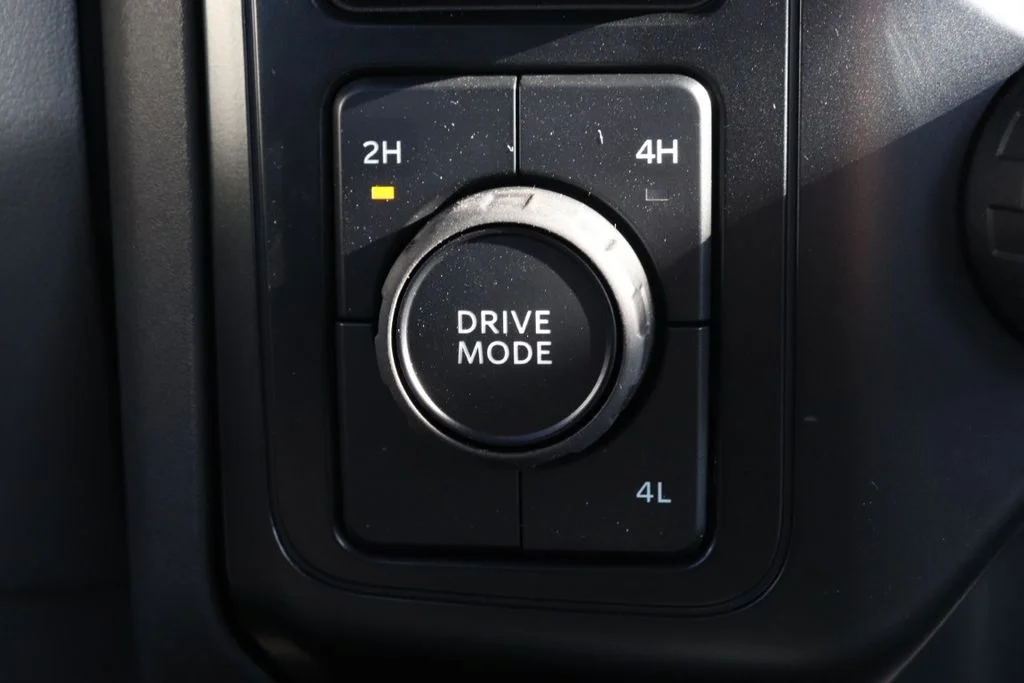 New 2025 Oxford White Ford F-550® XL image 13