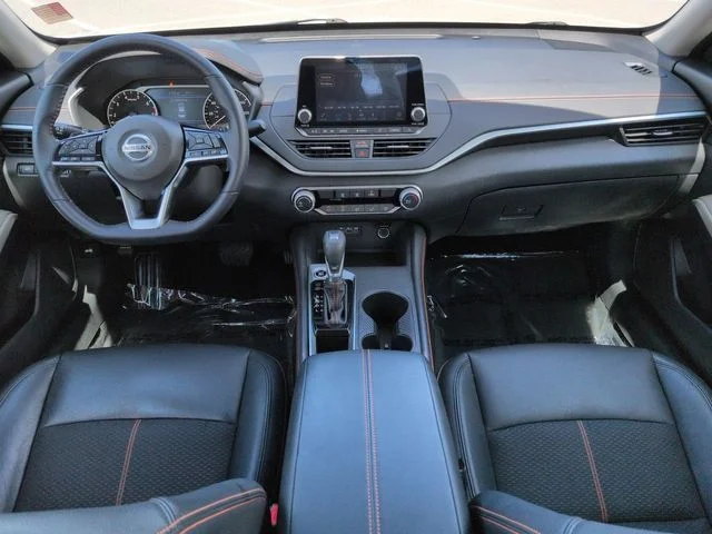 Used 2019 White Nissan 2.5 SR image 14