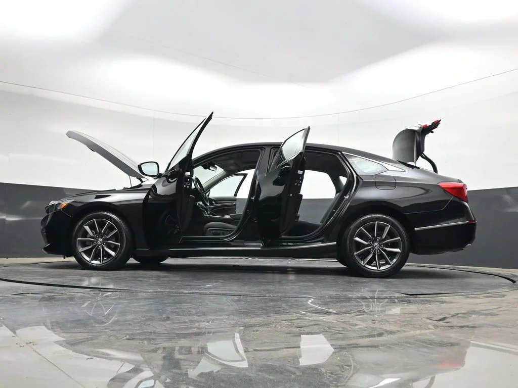 Used 2022 Crystal Black Pearl Honda EX-L image 44