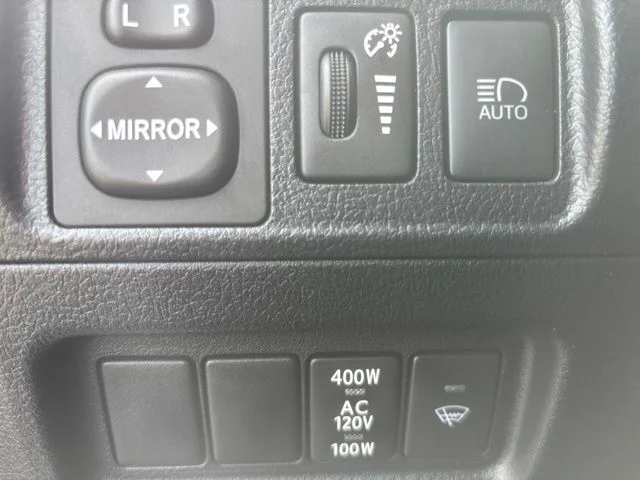 Used 2022 Silver Toyota SR5 Premium image 15