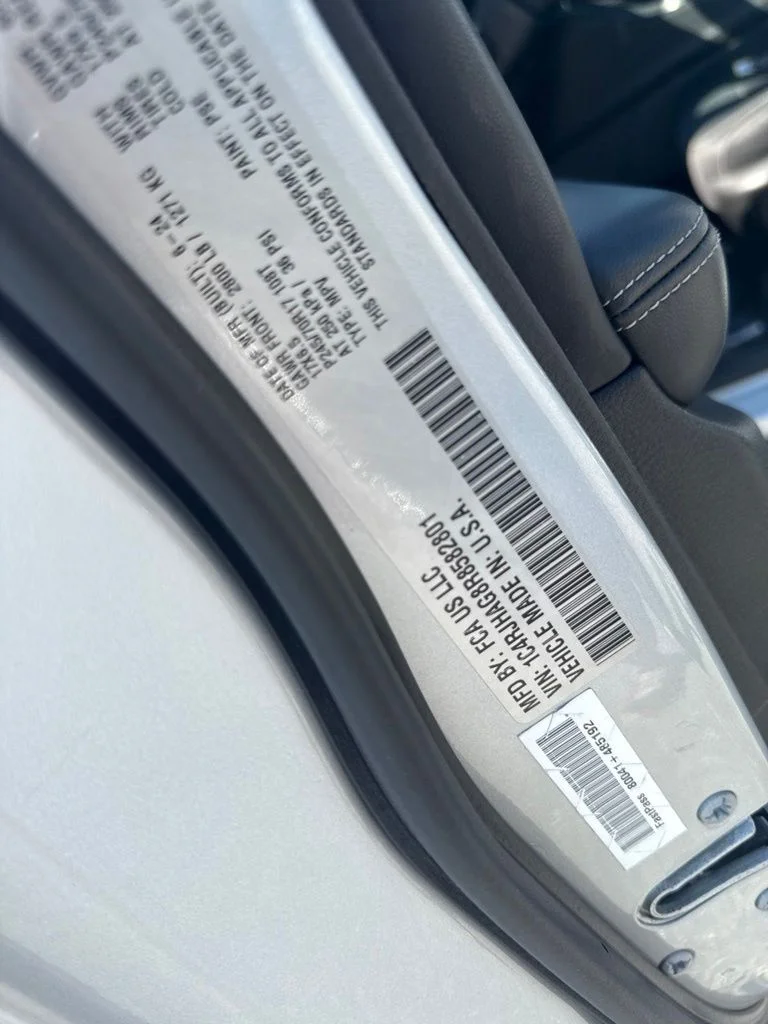Used 2024 Silver Jeep Laredo image 24