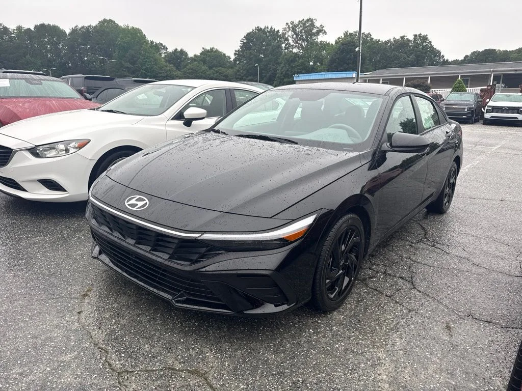 Used 2026 Black Hyundai SEL Sport image 1
