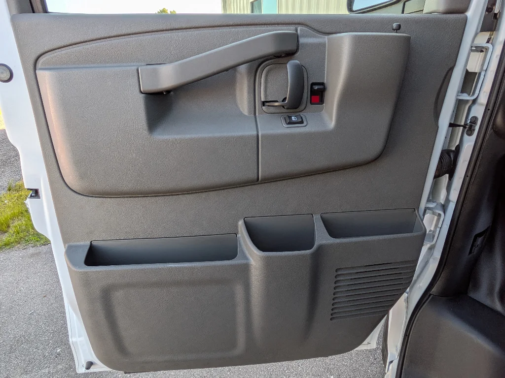 New 2026 Summit White GMC Work Van image 9