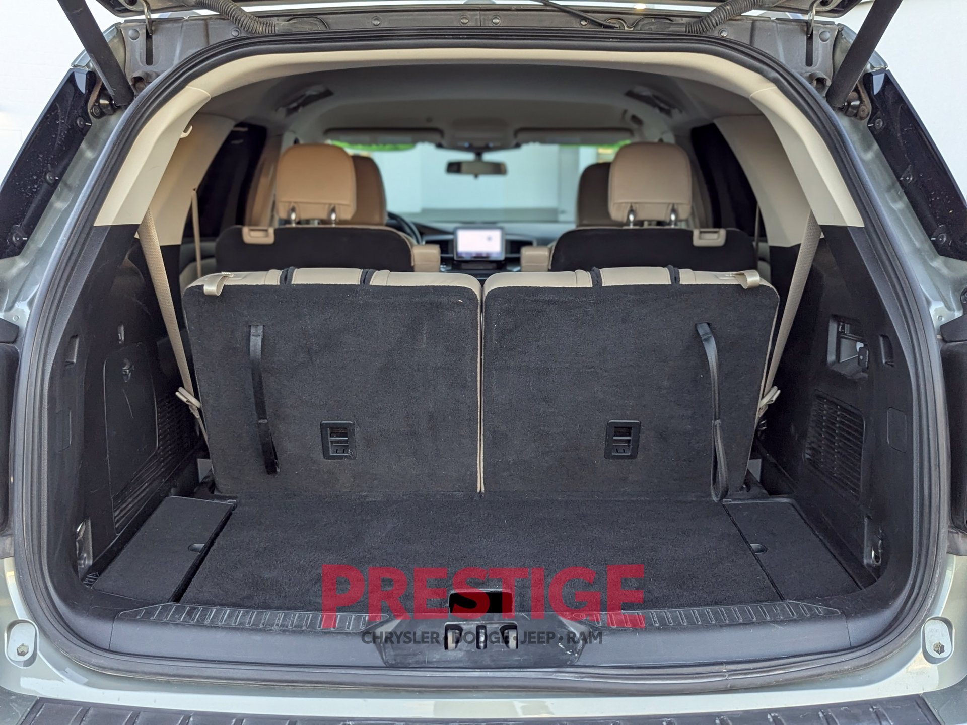 Used 2020 Green Ford XLT image 9