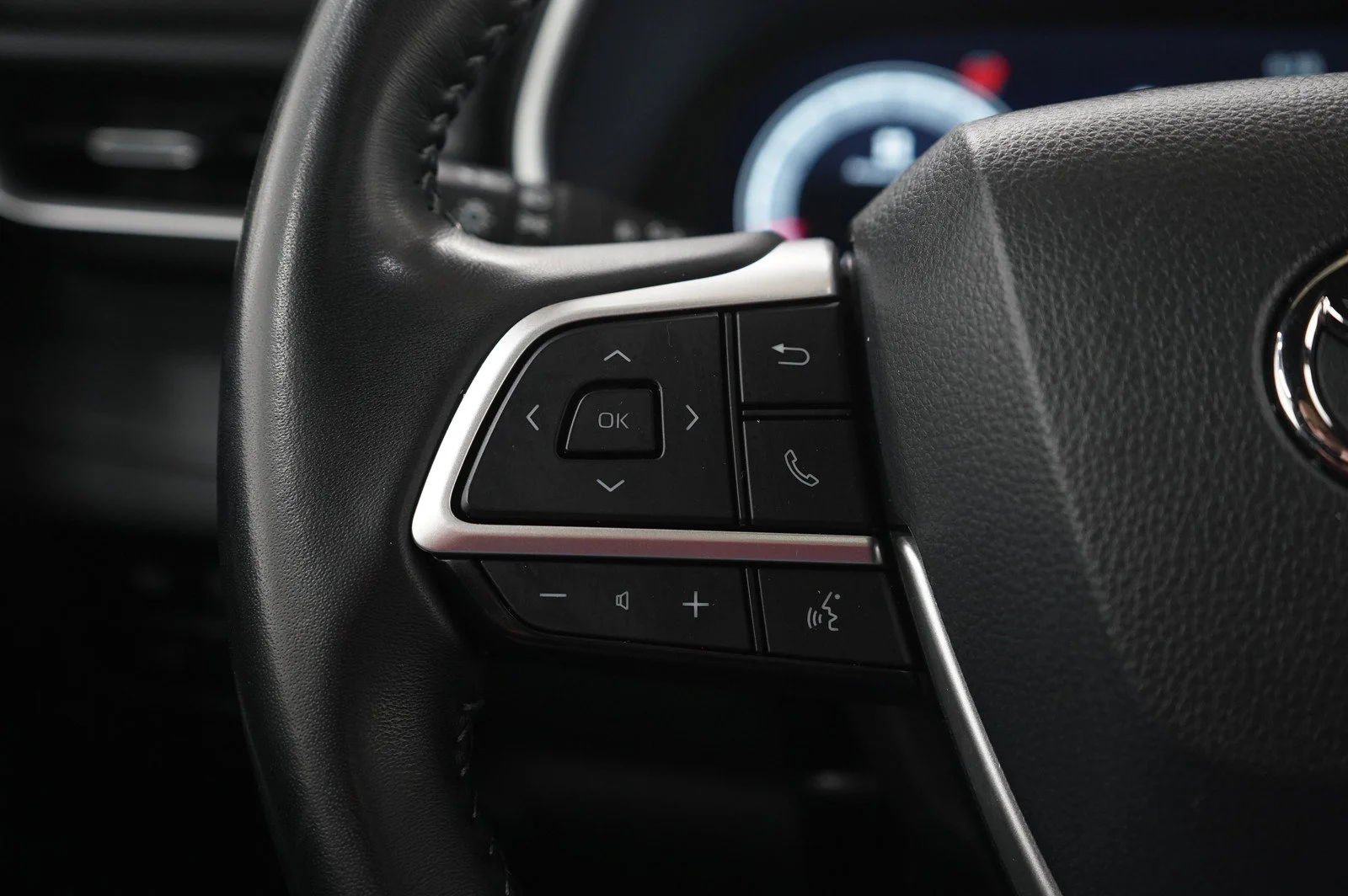 Used 2025 Blue Toyota XSE AWD (Natl) image 29