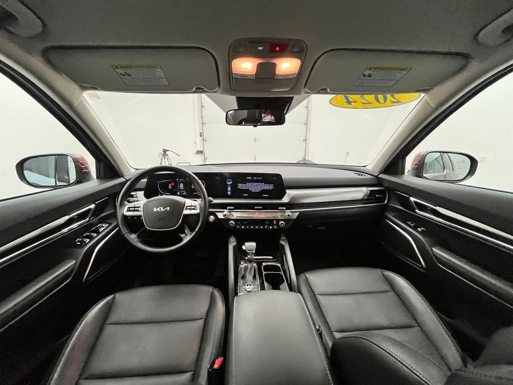 Used 2024 Red Kia S image 4