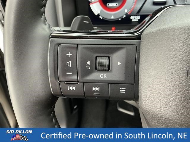Used 2025 Champagne Silver Metallic/Super Black Nissan Platinum image 9