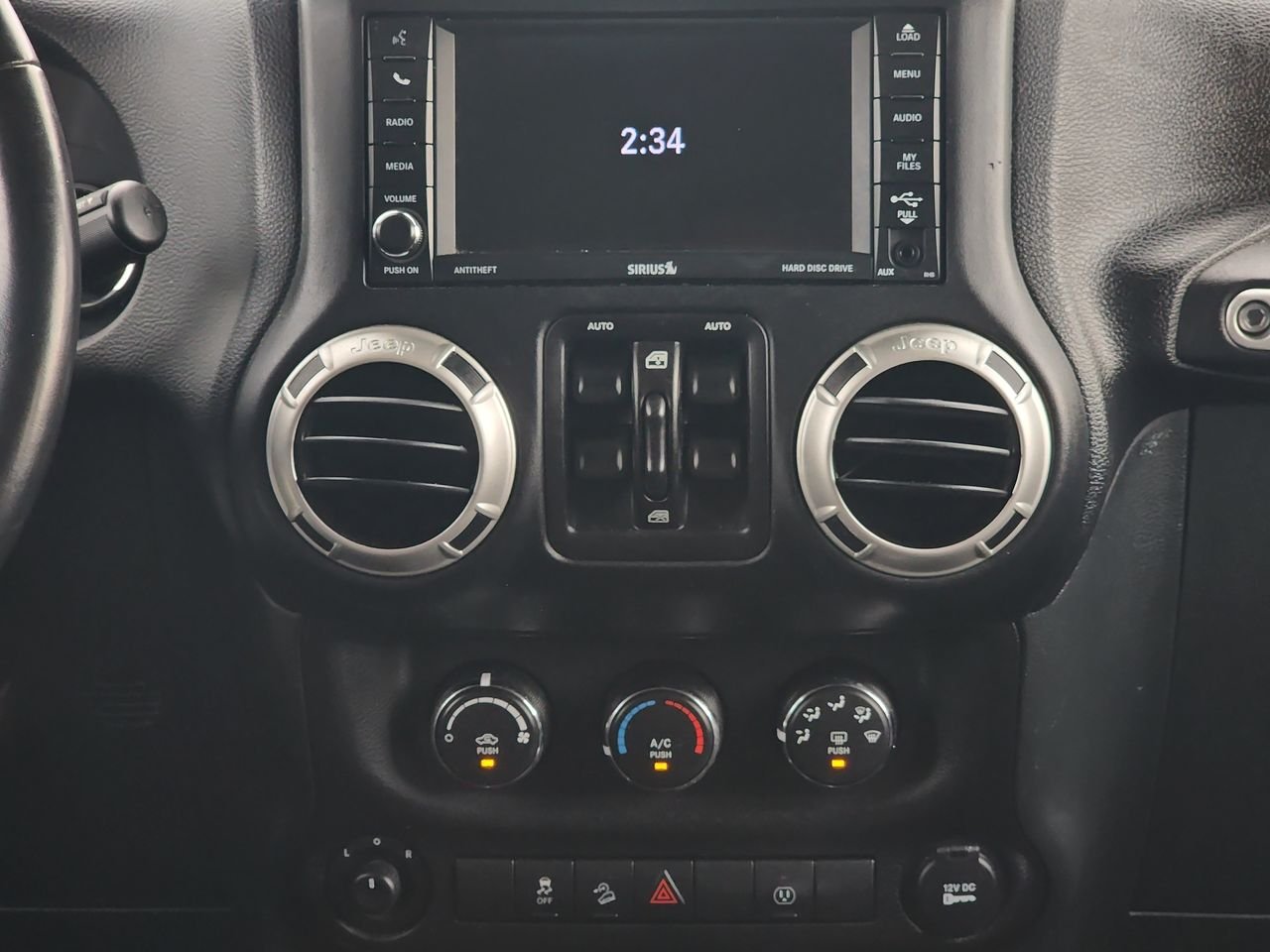 2018 Jeep Wrangler Unlimited Sahara - Photo 16