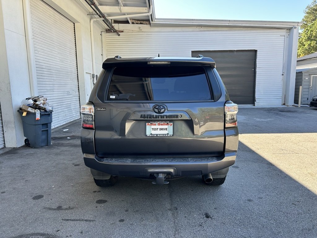 2020 Toyota 4Runner SR5 photo 3