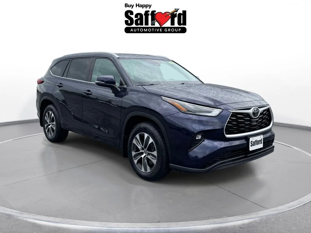 Used 2023  Toyota XLE image 10
