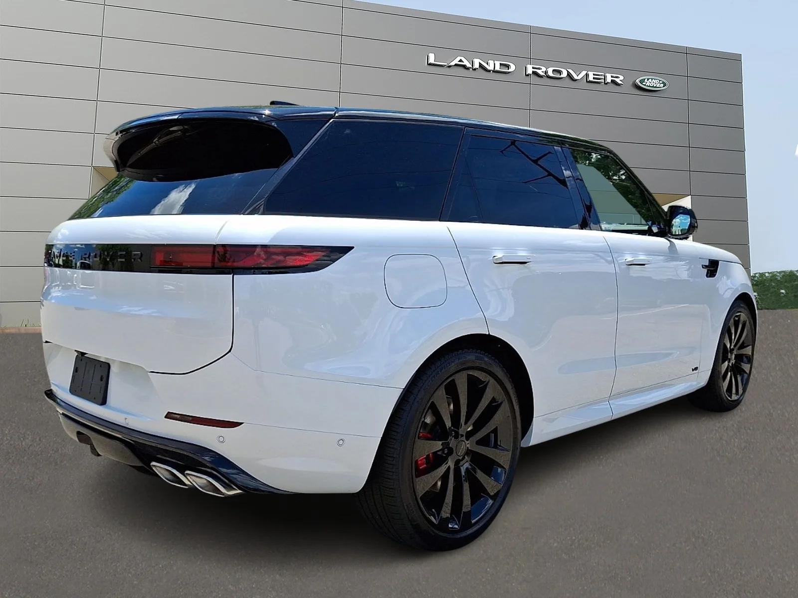New 2026 Ostuni Pearl White Land Rover P530 Autobiography image 2