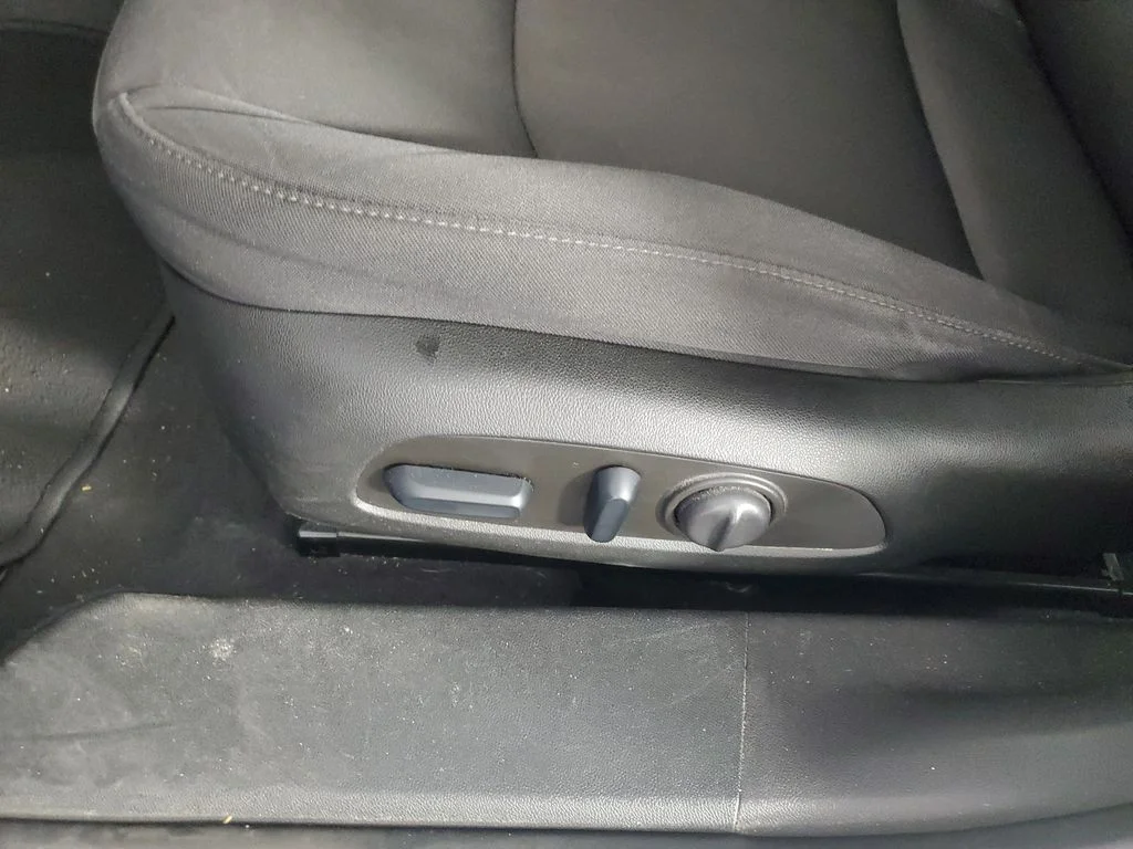 Used 2022 Silver Chevrolet LT image 29