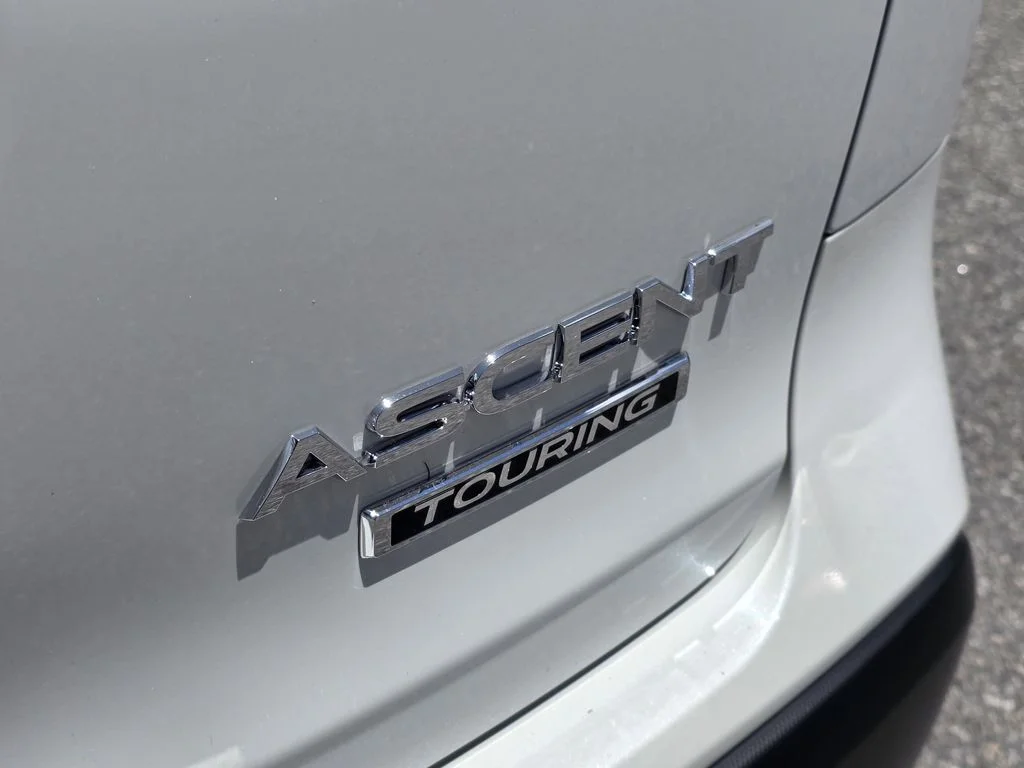 New 2026 CRYSTAL WHITE PEARL Subaru Touring 7-Passenger image 8