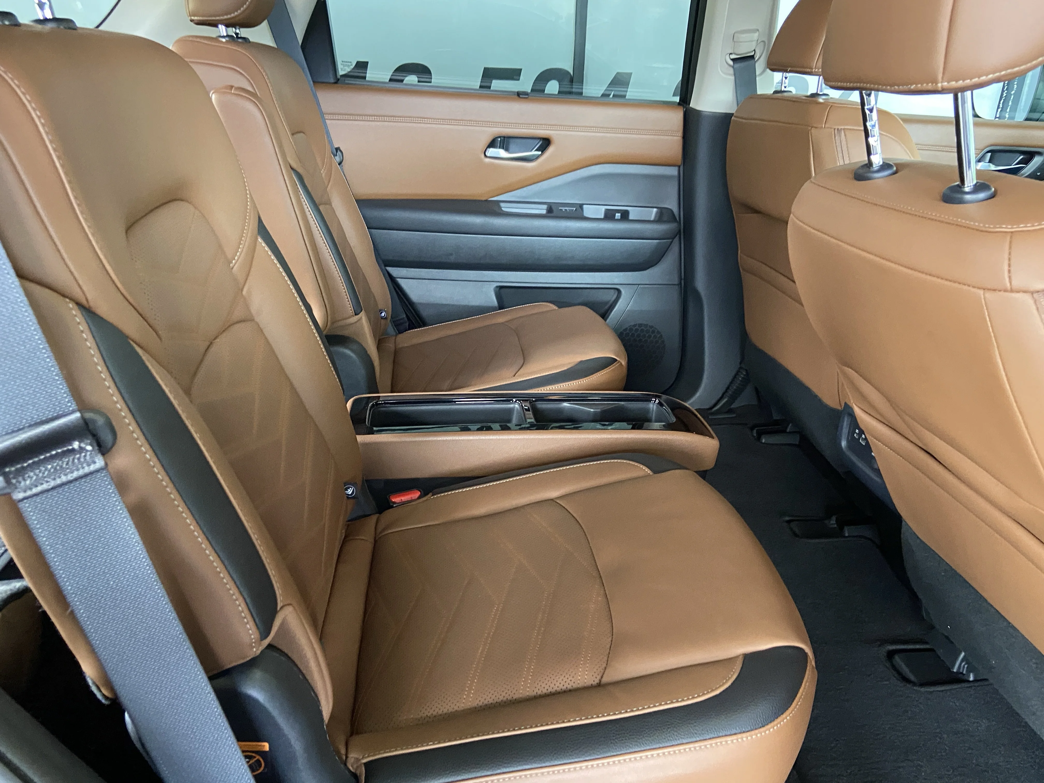 2024 Nissan Pathfinder Platinum - Photo 29