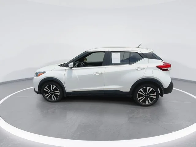 Used 2018 White Nissan SV image 7
