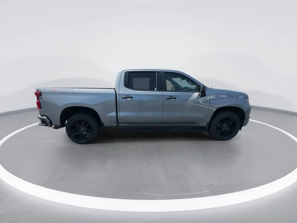 Used 2024 Gray Chevrolet Custom image 9