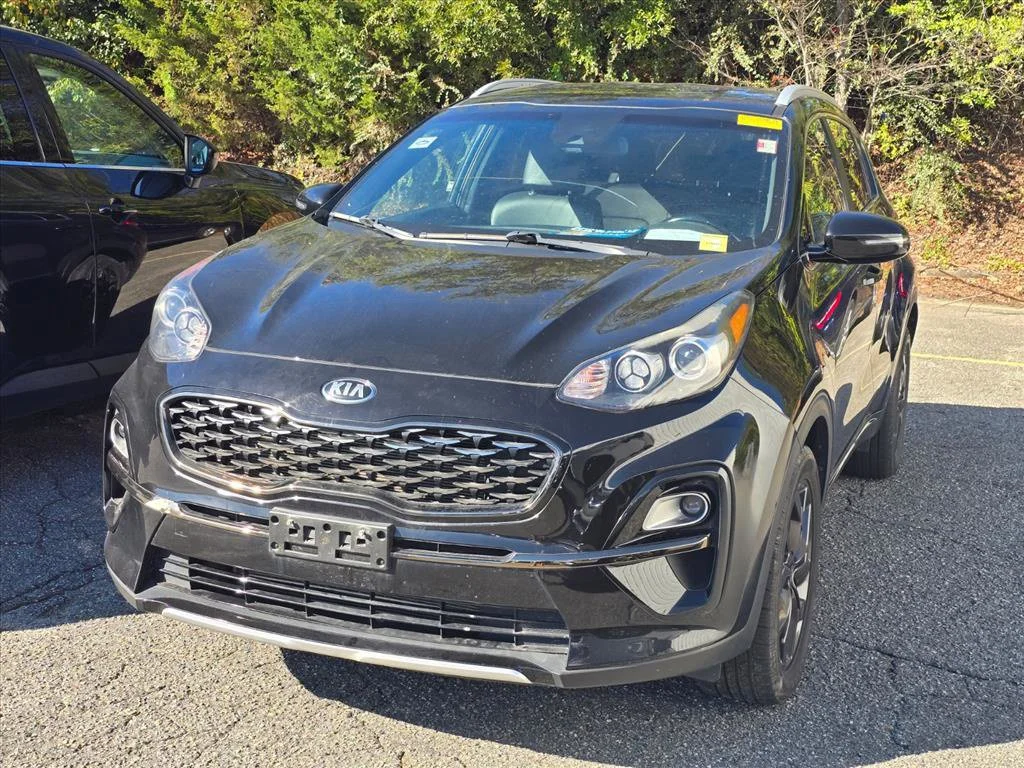 Used 2021 Red Kia S image 2