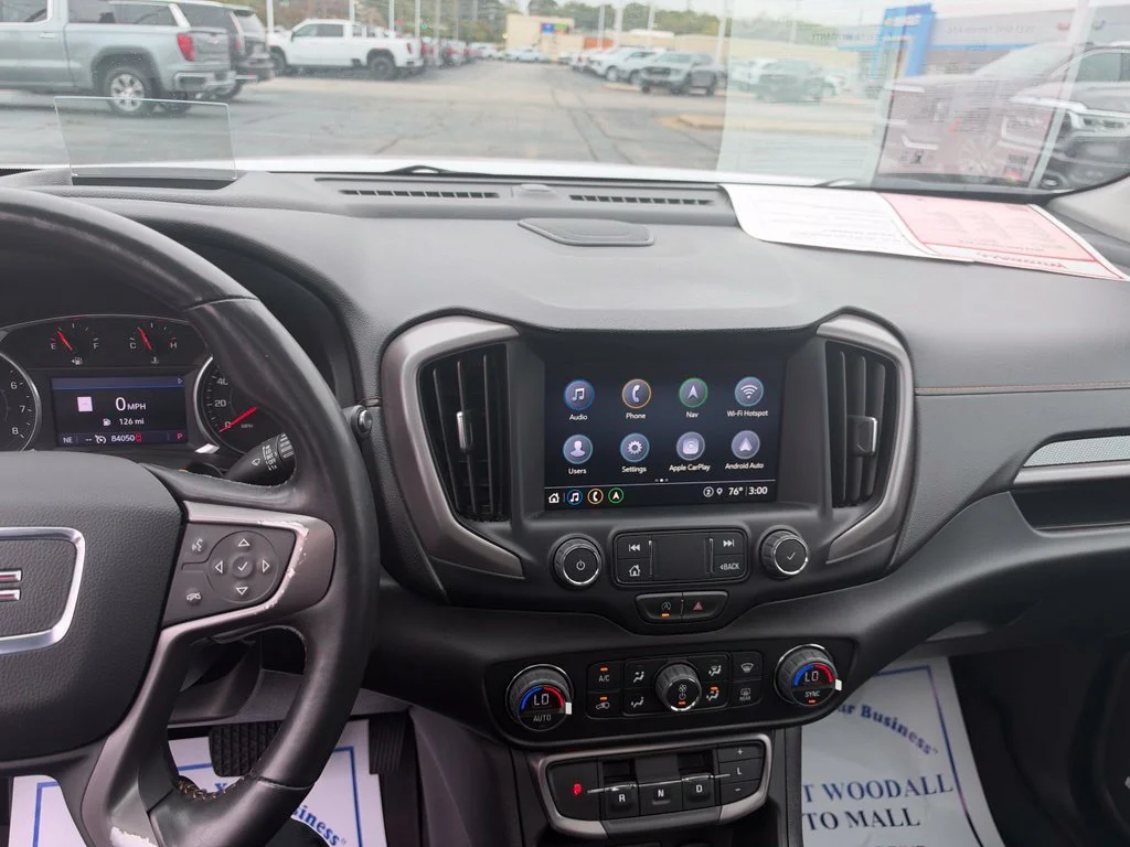 Used 2022 WHITE FROST TRICOAT GMC AT4 image 23