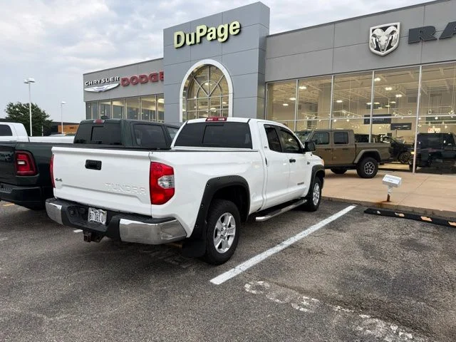Used 2016 White Toyota SR5 image 3