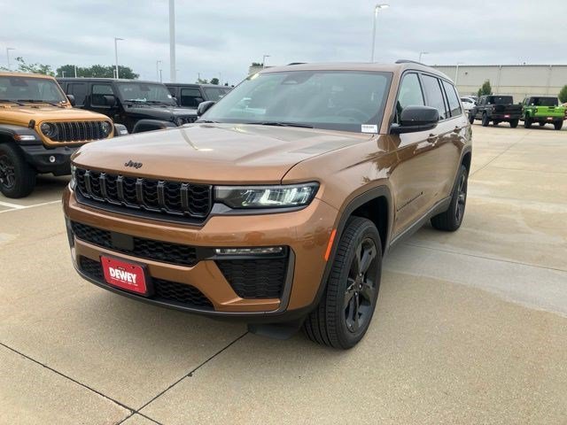 New 2026 Copper Shino Metallic Clear-Coat Exterior Paint Jeep Limited image 3