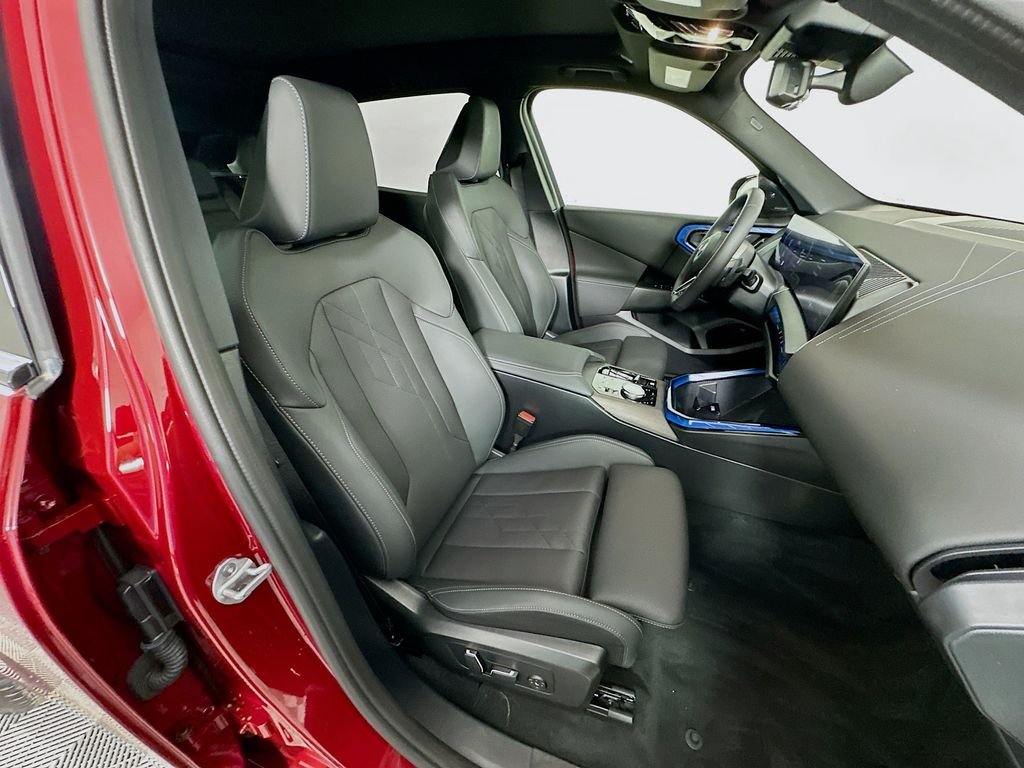 Used 2025 Vegas Red Metallic BMW 30 xDrive image 27