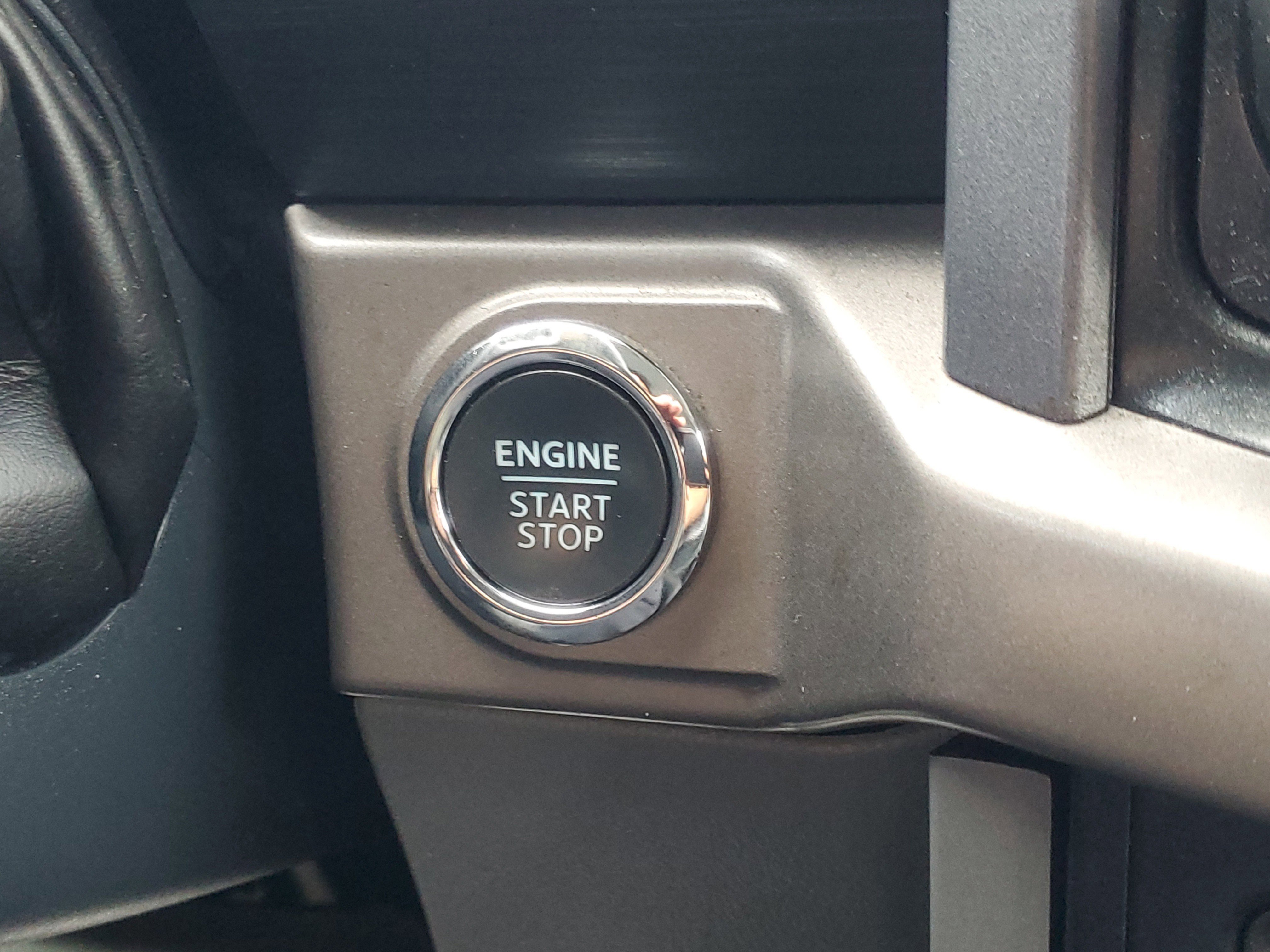 Used 2024 Oxford White Ford XLT image 30