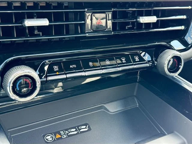 2025 Chevrolet Tahoe Premier - Photo 19
