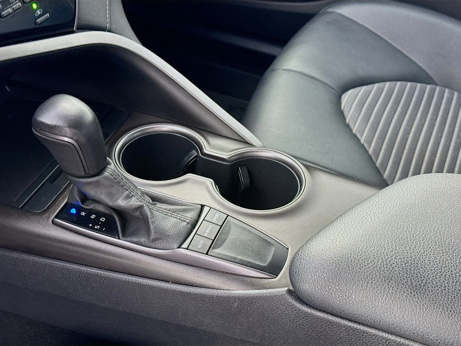 Certified Used 2022 Silver Toyota SE image 13