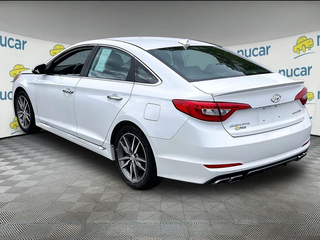 Used 2015 Quartz White Pearl Hyundai Sport 2.0T image 4