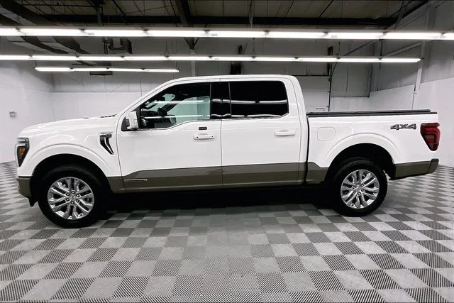 Used 2025 Star White Metallic Tri-Coat Ford King Ranch image 15