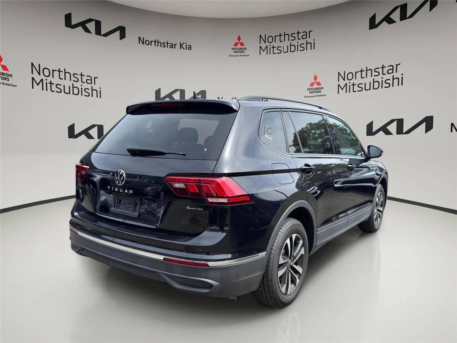 Used 2022 BLACK VOLKSWAGEN  image 4