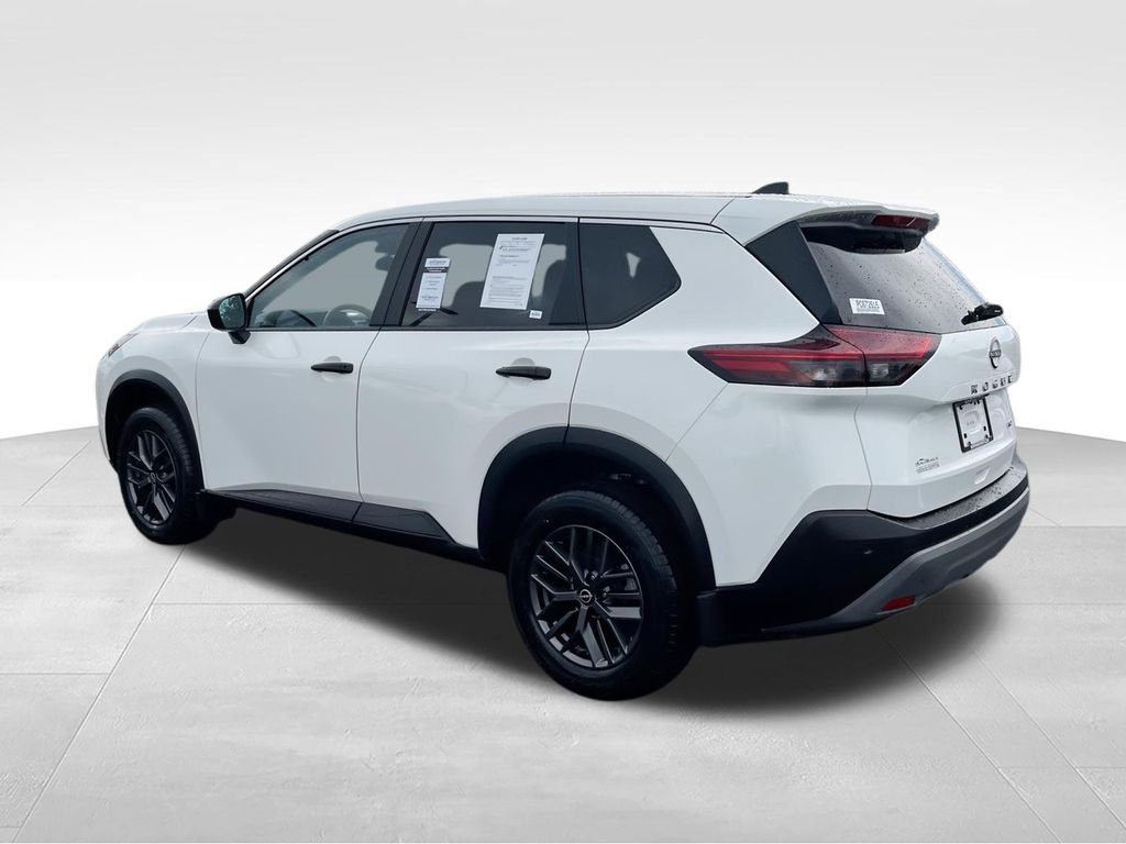 Used 2023 White Nissan S image 6