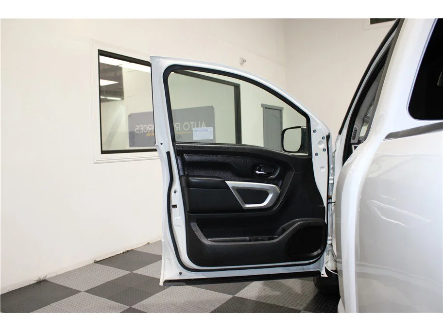Used 2019 Glacier White Nissan SV image 10