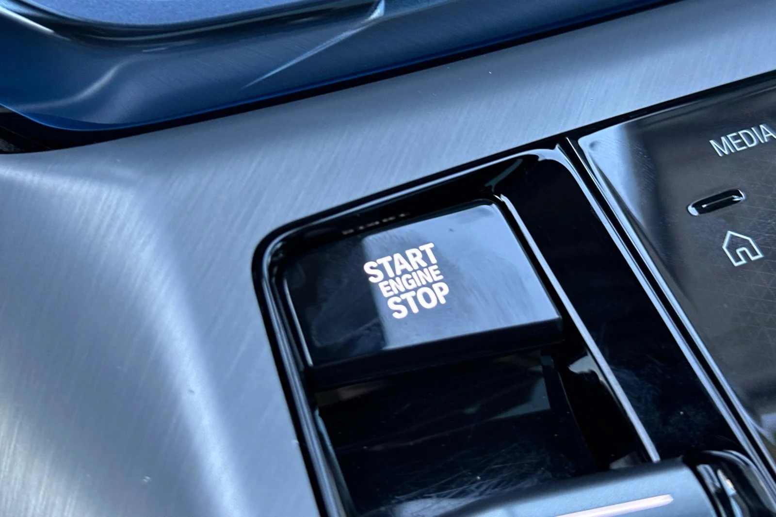 Used 2026 White BMW M50 xDrive image 22