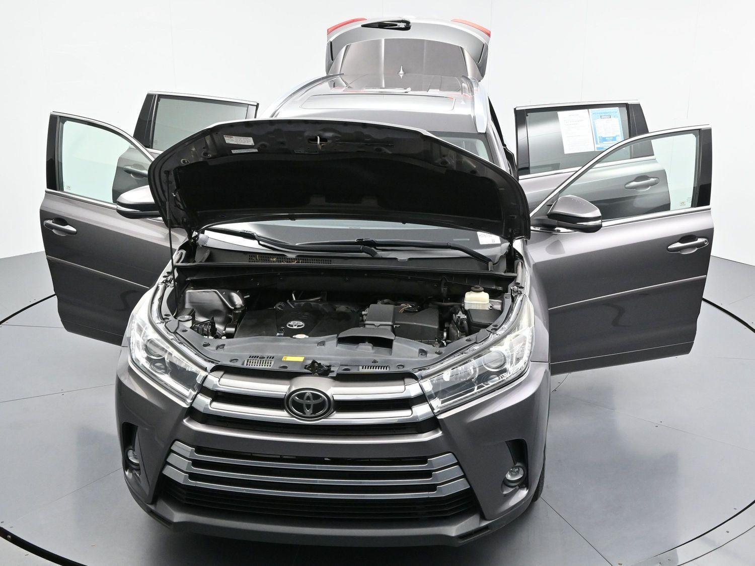 Used 2019 Predawn Gray Mica Toyota Limited image 52
