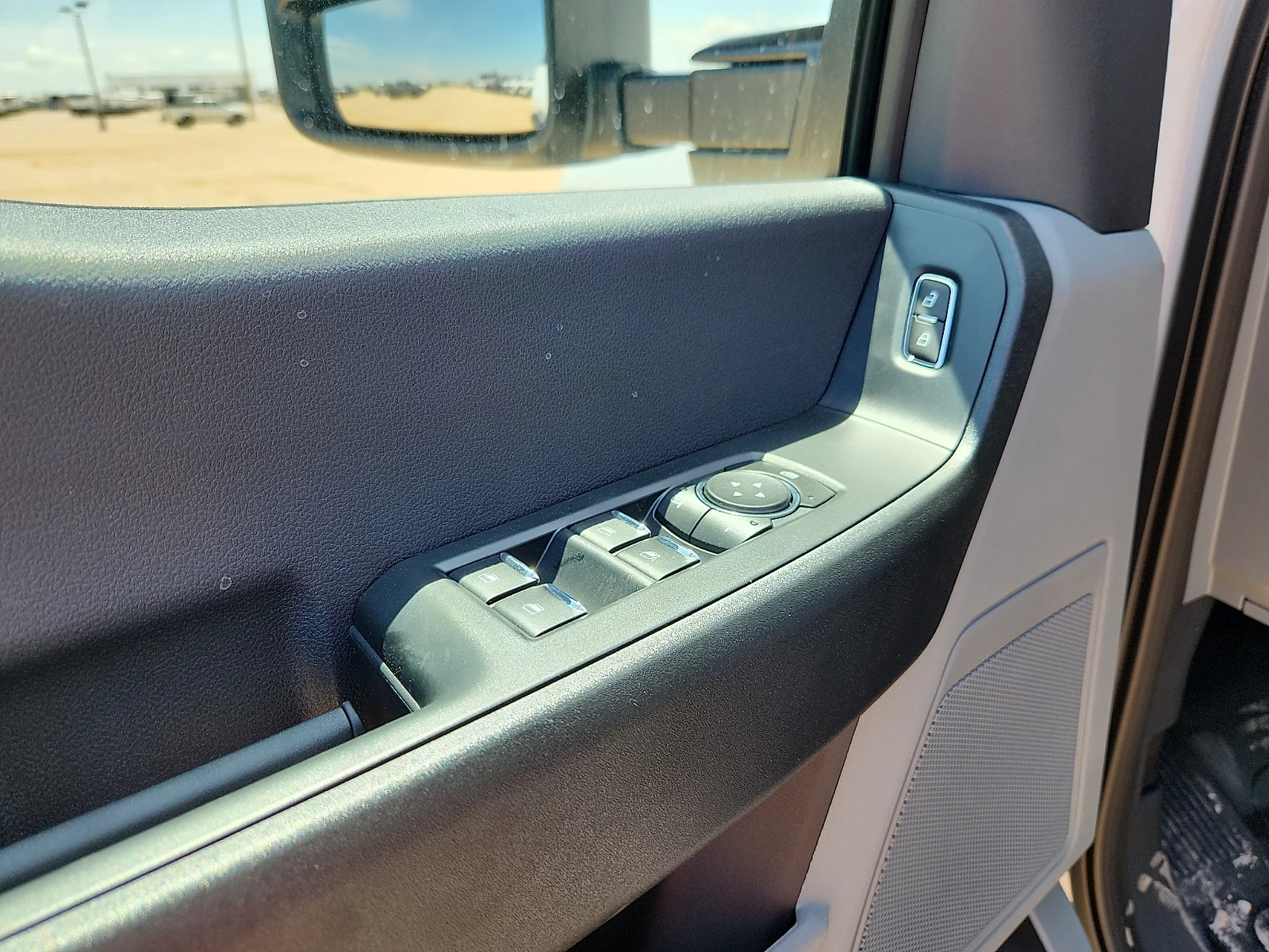 New 2026 Oxford White Ford F-450® XL image 15