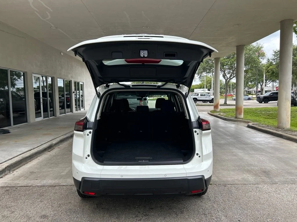 Used 2024 White Nissan S image 32
