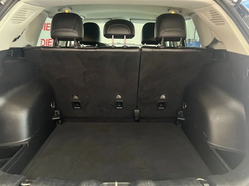 Used 2020 Gray Jeep Latitude image 8