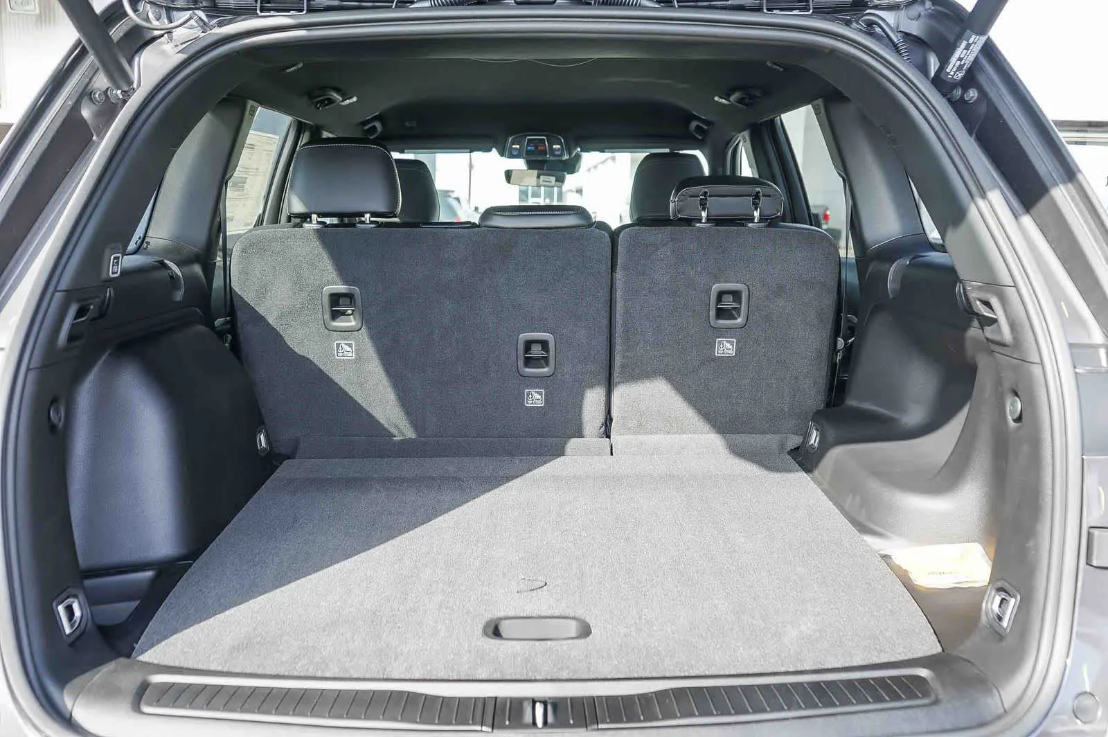 New 2026 Baltic Gray Metallic Clear-Coat Exterior Paint Jeep Laredo Altitude image 11