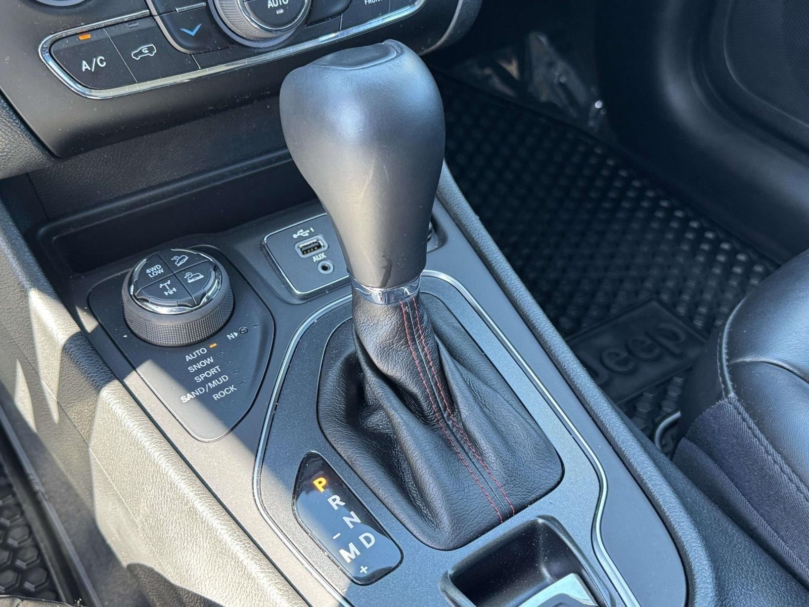 Used 2022 Sting-Gray Clearcoat Jeep Trailhawk image 8