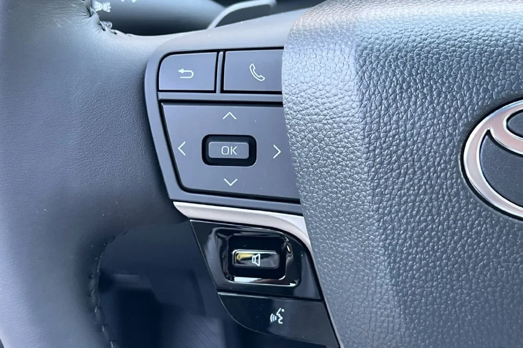 New 2026 Wind Chill Pearl Toyota XSE image 26