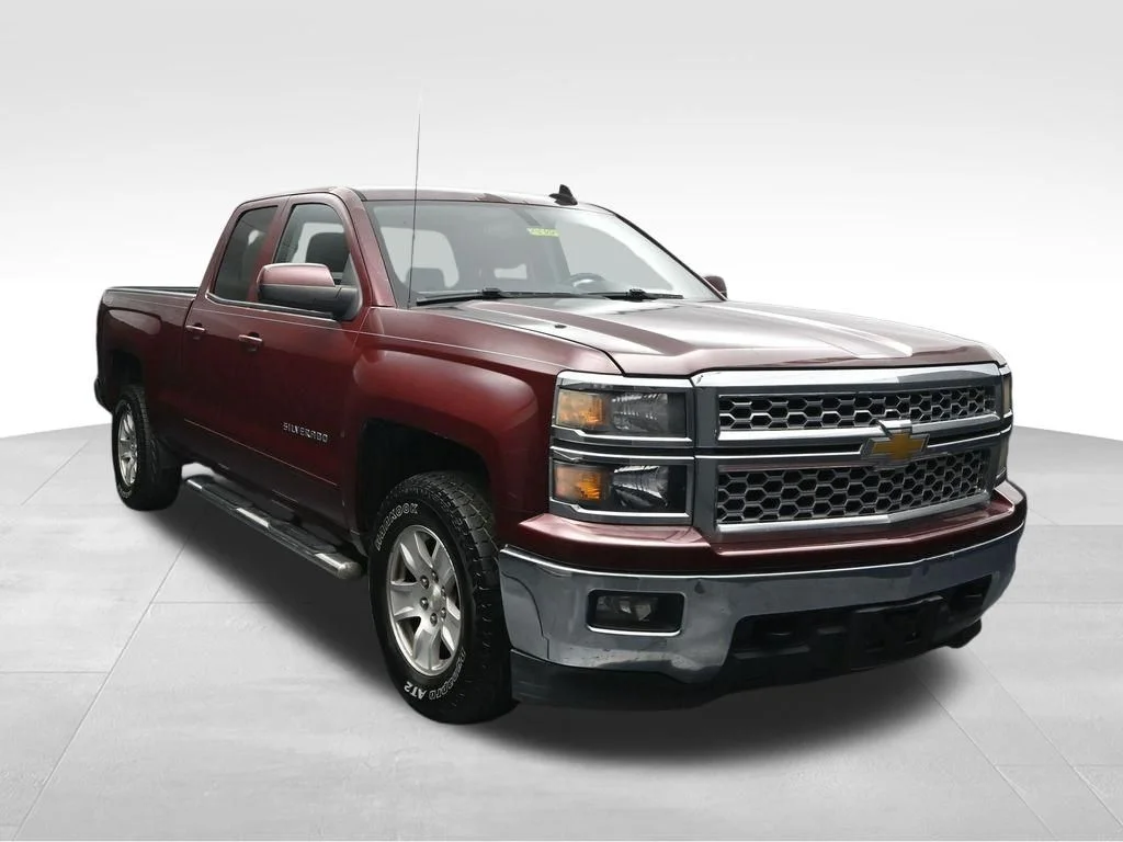 Used 2015 Red Chevrolet LT image 7