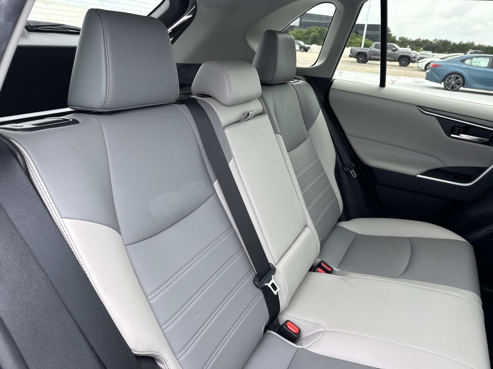 Used 2021 Lunar Rock Toyota XLE Premium image 9