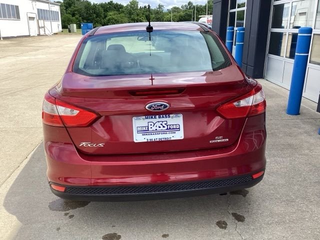 Used 2014 Red Ford SE image 11