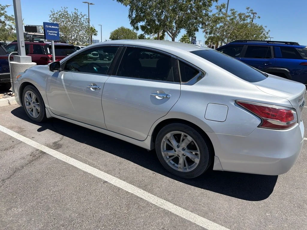Used 2014 Silver Nissan 2.5 SL image 8