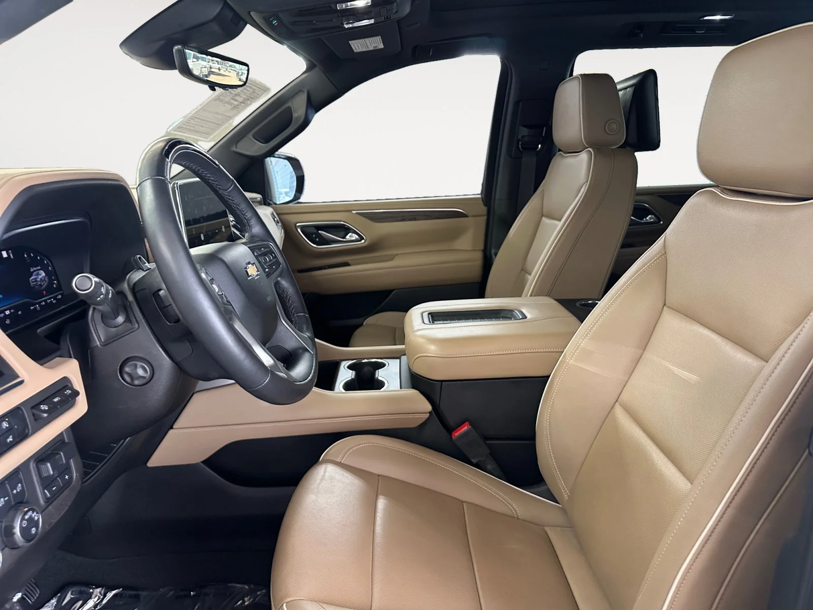 Used 2023 Iridescent Pearl Tricoat Chevrolet Premier image 23